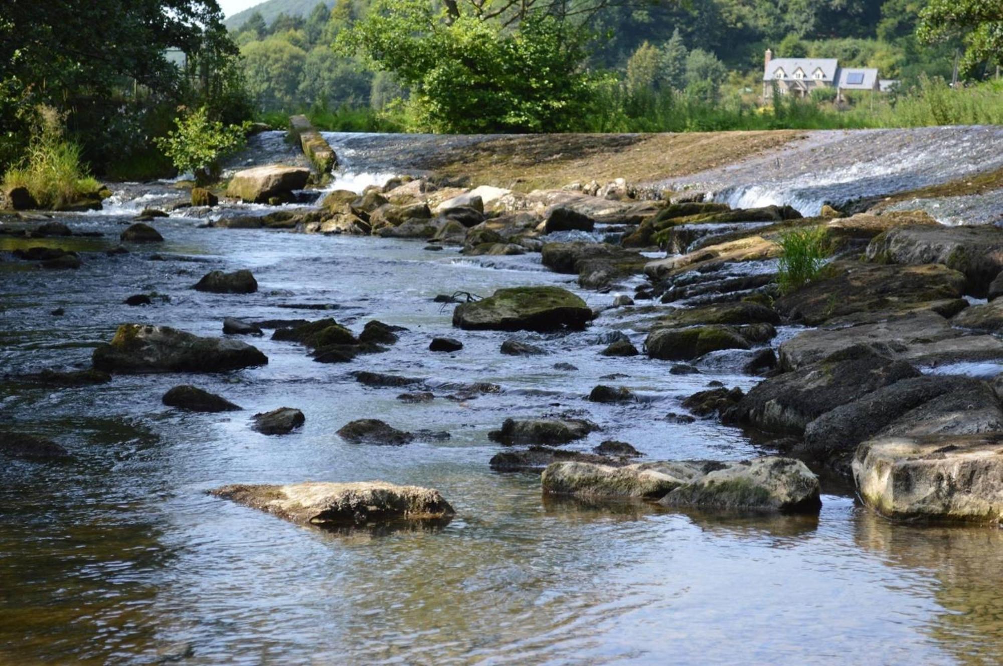 Riverside Inn, 4*