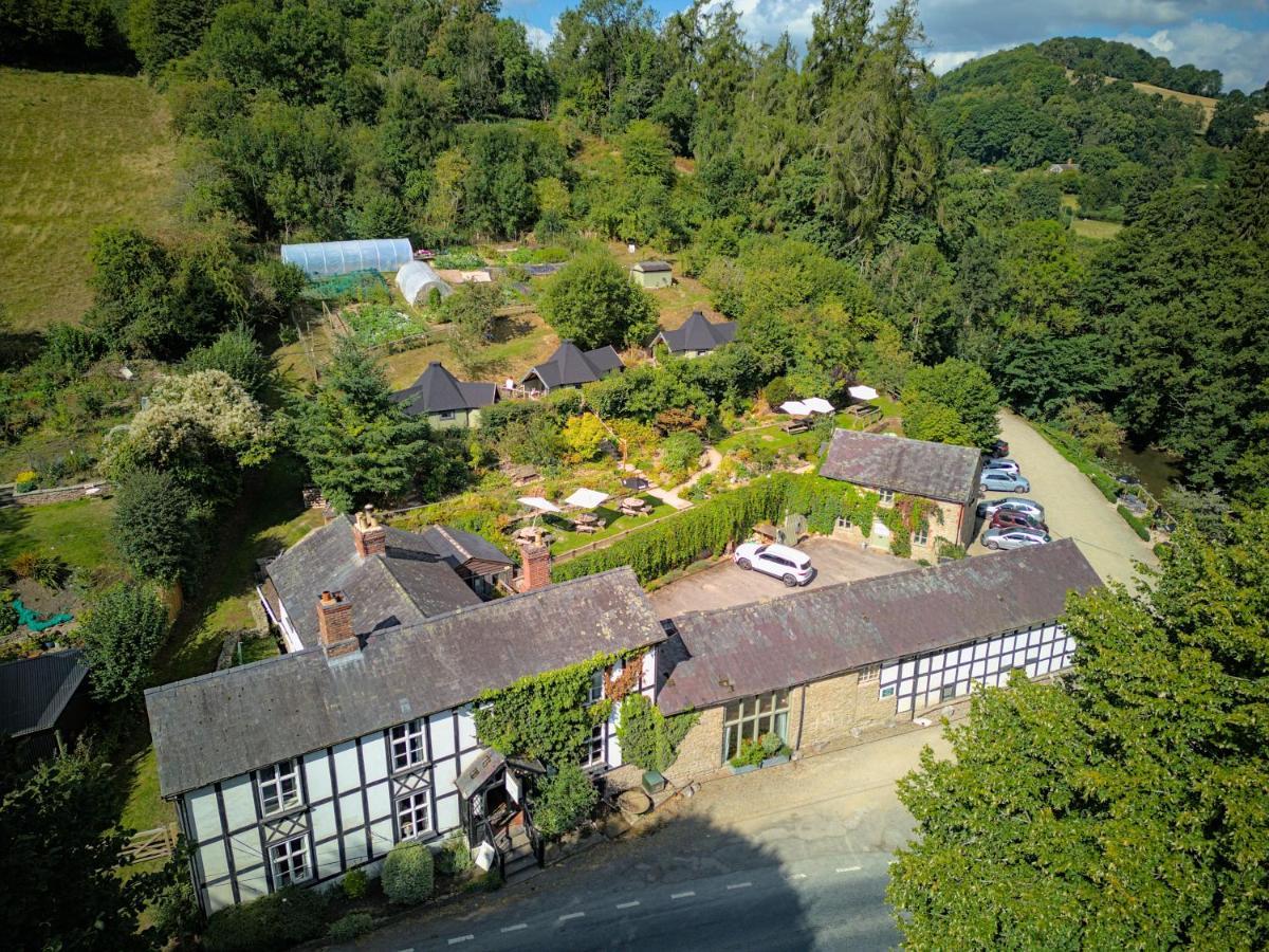 Herberg Riverside Inn,