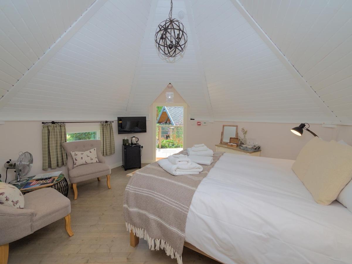 Riverside Inn, Herberg 4*