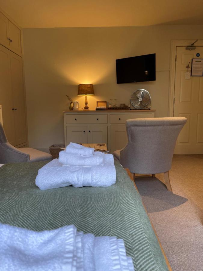 Riverside Inn, 4*