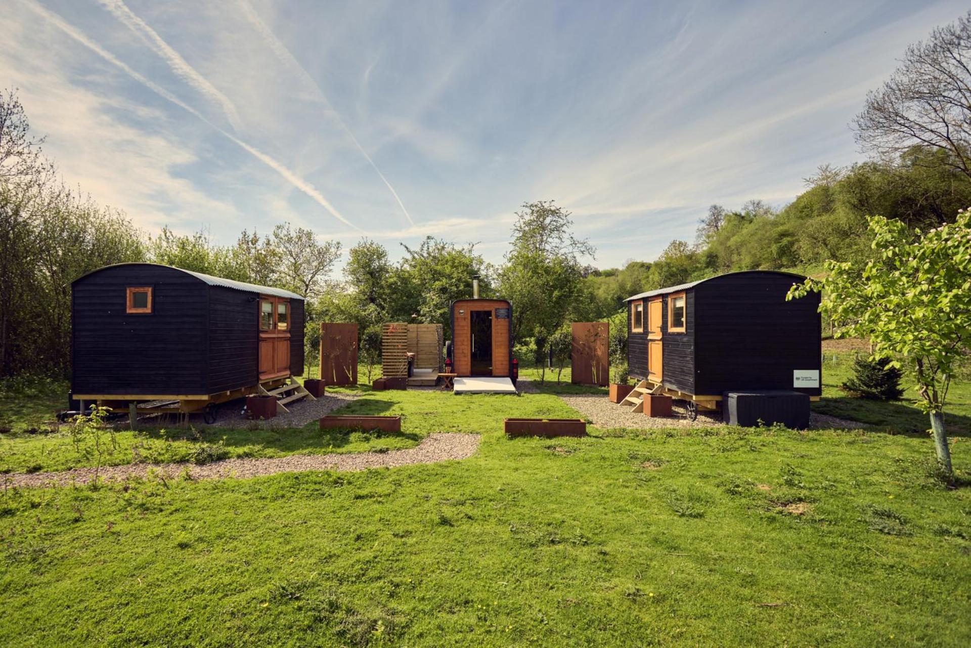 Riverside Inn, 4*